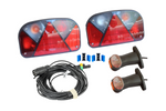 Set de lumini: lumini spate ASPÖCK + lumini de degajare laterale ASPÖCK + cablaj MANTES 7m 7-PIN + conectori rapidi